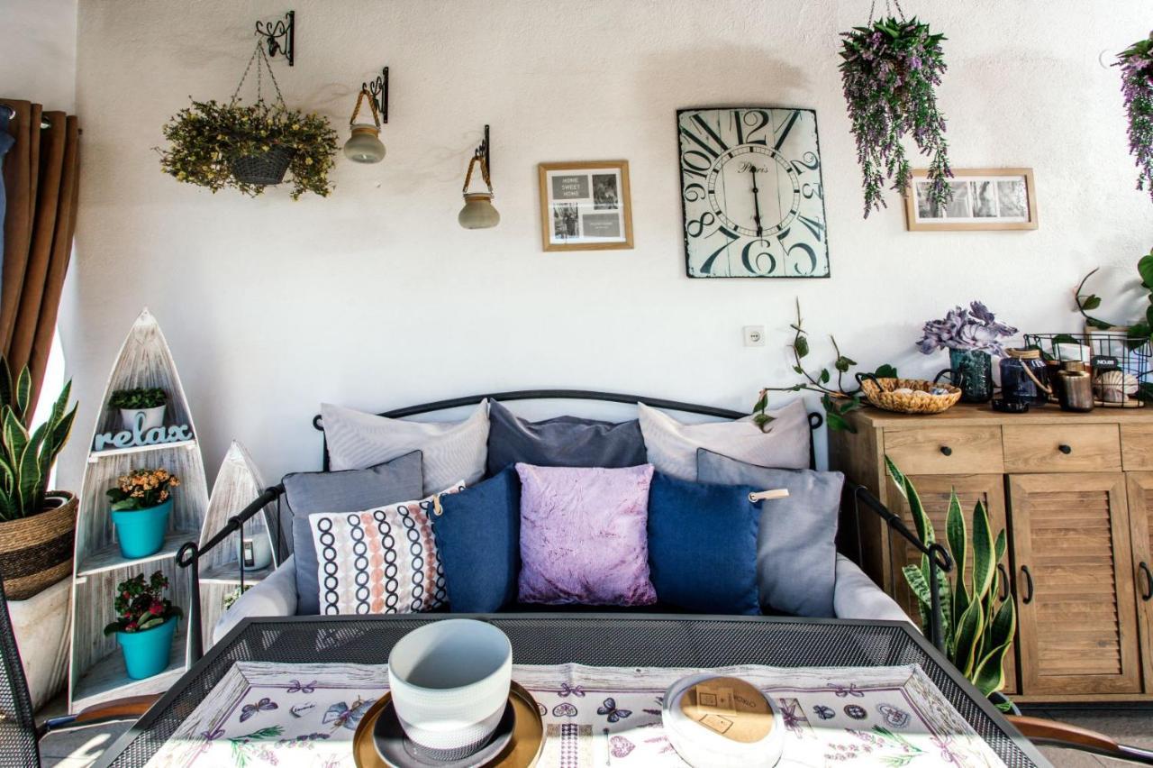 Nora Apartment *