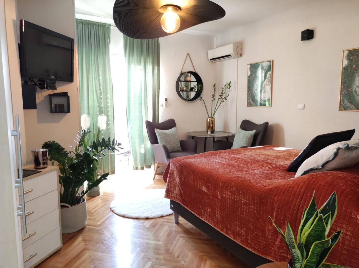 Nora Apartment *