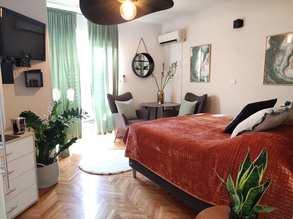 Nora Apartment *