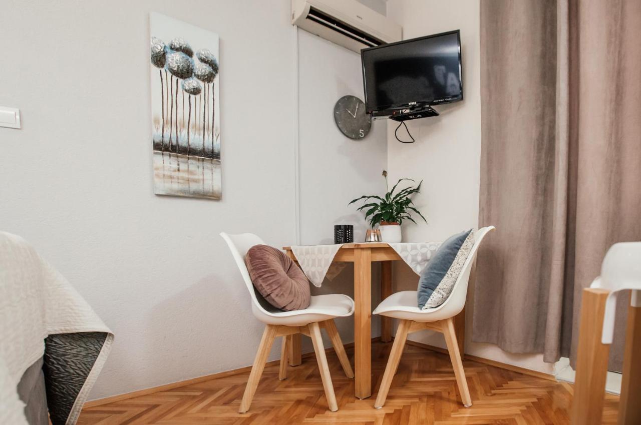 Nora Apartment